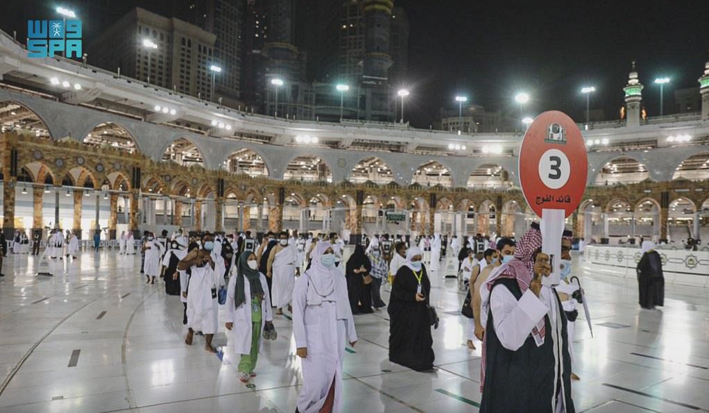 “ترميز إلكتروني” .. لقاصدات المسجد الحرام لتعريفهن بنسك الحج بعدة لغات