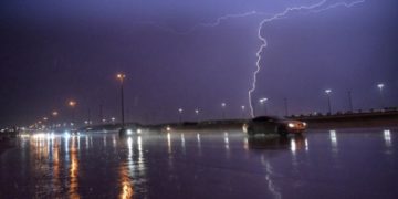 إنذار أحمر بأمطار غزيرة في المناطق الجنوبية