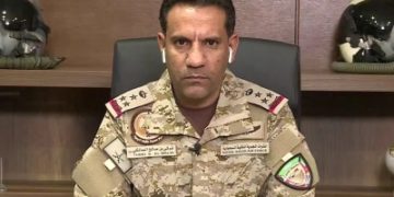 'الدفاع': لم نشارك.. ولم نفتح أجواءنا لاستهداف 'الحديدة'