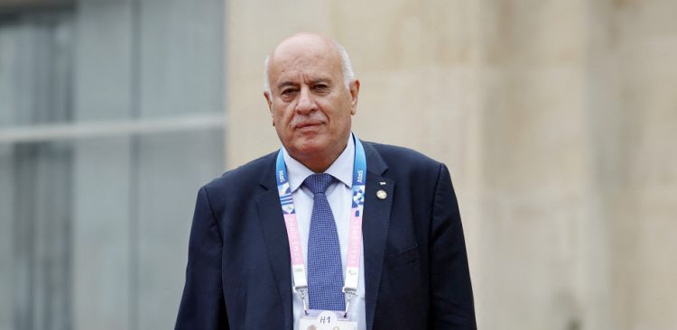 الرجوب: لن أطلب من الفلسطينيين الانسحاب أمام الإسرائيليين