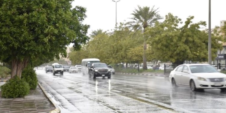 «الوطني للأرصاد» ينبه من أمطار غزيرة على منطقة عسير