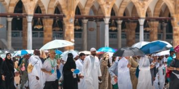 تخصيص صحن المطاف والدور الأرضي للمعتمرين