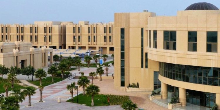 جامعة الإمام عبدالرحمن بن فيصل تختتم برنامج " القادة النجوم"