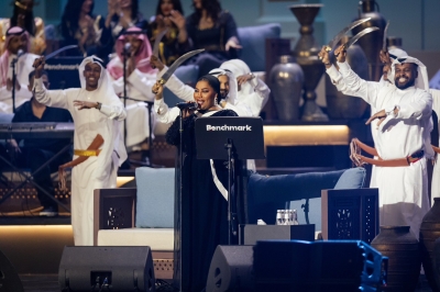 موضي والمانع يشعلان مسرح عبادي