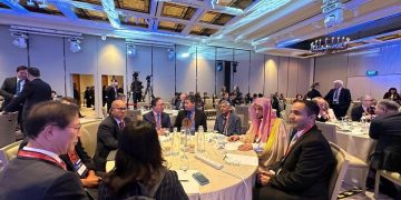 نشاط مكثف للنائب العام في منتدى كبار المستشارين القانونيين في سنغافورة