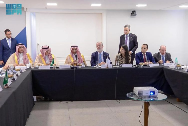 وزير الصناعة يبحث في البرازيل تعزيز التعاون في مجال استكشاف المعادن بالمملكة