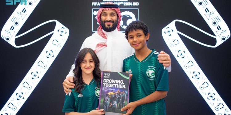 ولي العهد يبارك استكمال المملكة إجراءات ملف استضافة كأس العالم 2034.. استعداداً لتسليمه للفيفا