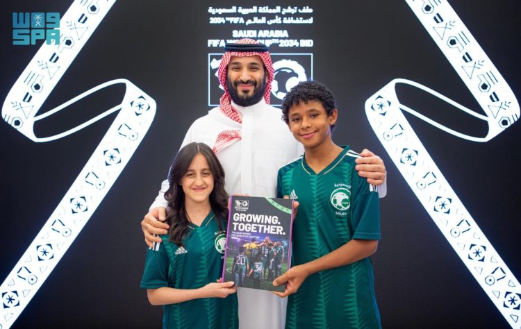 ولي العهد يبارك استكمال المملكة إجراءات ملف استضافة كأس العالم 2034.. استعداداً لتسليمه للفيفا