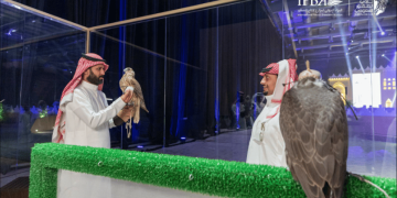 بيع صقرين بـ 241 ألف ريال في الليلة الأخيرة لمنصة المزاد الدولي لمزارع إنتاج الصقور 2024