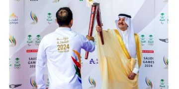 أمير الشرقية يتسلم شعلة دورة الألعاب السعودية 2024