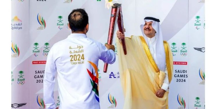 أمير الشرقية يتسلم شعلة دورة الألعاب السعودية 2024