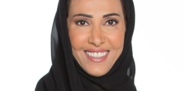 19 عضواً رئيسياً بجائزة القلم الذهبي للأدب