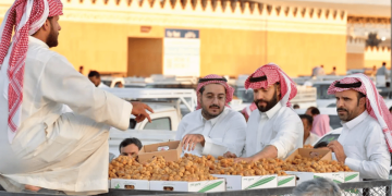 أكثر من 50 صنفًا من التمور تصل إلى كرنفال بريدة
