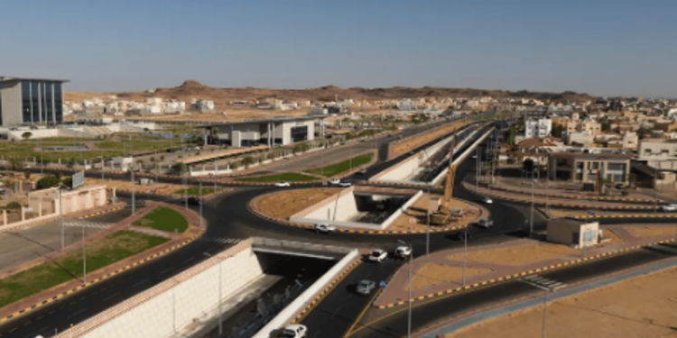 إنجاز 95% من مشروع جسر ونفق طريق الملك خالد بمدينة سكاكا