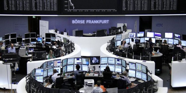 الأسهم الأوروبية تهبط إلى أدنى مستوياتها في 6 أشهر