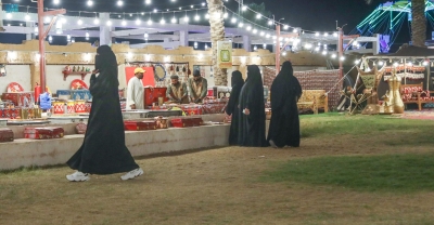 الأكلات الشعبية تستقطب زوار 'بيت حائل'