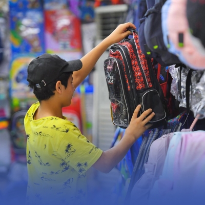 الاستعداد المبكر ينعش سوق المستلزمات الدراسية