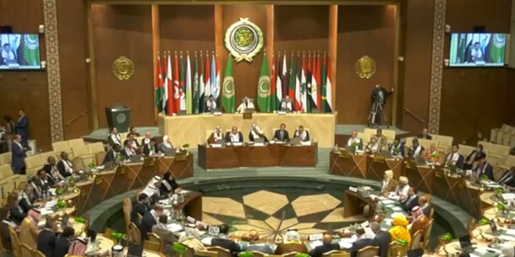 البرلمان العربي يدين استهداف الاحتلال الإسرائيلي مدرسة تؤوي نازحين فلسطينيين في غزة