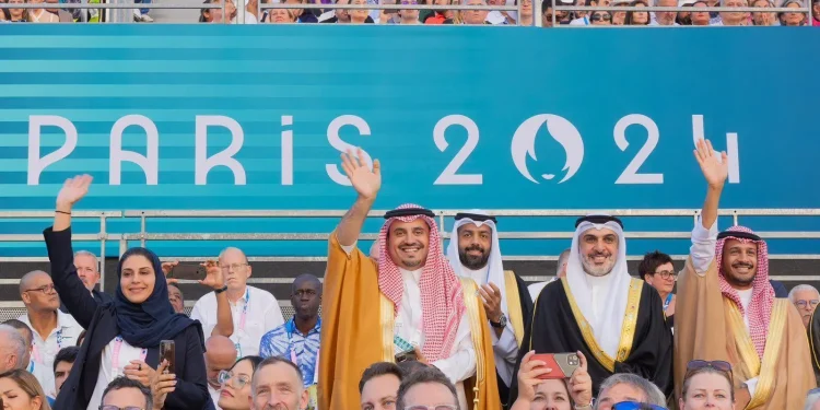 الرئيس الفرنسي يفتتح دورة الألعاب البارالمبية الصيفية الـ 17 “باريس 2024”