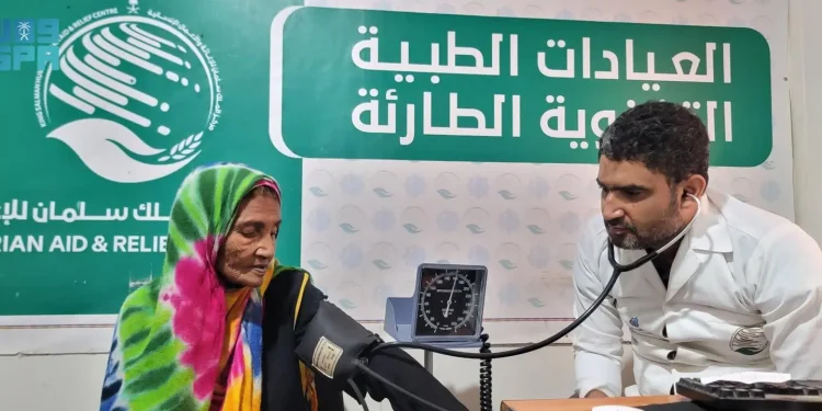 العيادات الطبية المتنقلة لمركز الملك سلمان للإغاثة في مديرية الخوخة تقدم خدماتها العلاجية لـ 22.097 مستفيدًا خلال شهر يوليو الماضي