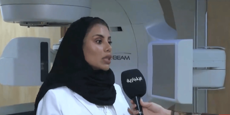 الفائزة بجائزة «مكافحة السرطان»: قدمنا خدمات مطورة للمرضى ودربنا الكادر النسائي