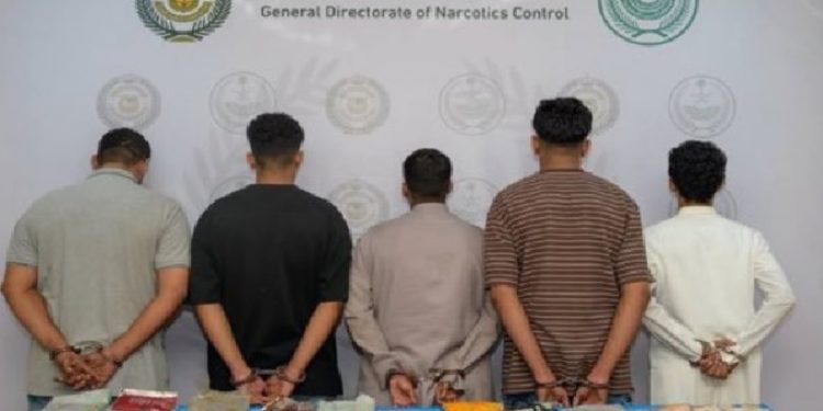 القبض على 5 أشخاص بمحافظة جدة لترويجهم 27 كيلوجرامًا من  الكوكايين