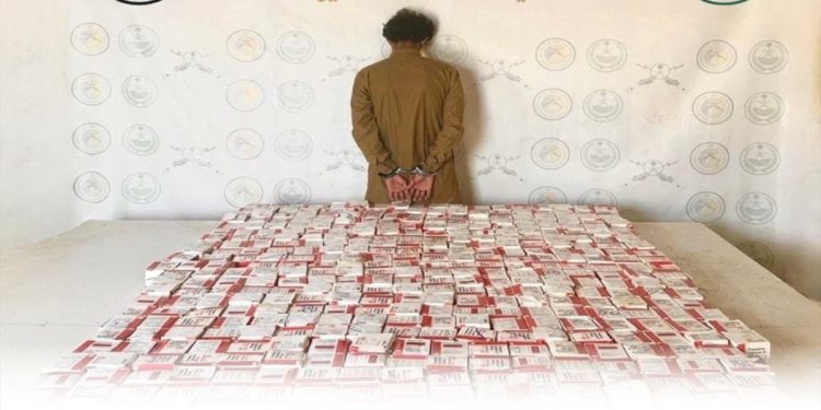 القبض على مخالف لنظام أمن الحدود لتهريبه 49,500 قرص خاضع لتنظيم التداول الطبي بعسير