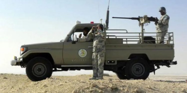 القبض على مخالف لنظام أمن الحدود لتهريبه 55 كيلوجرامًا من الحشيش في عسير
