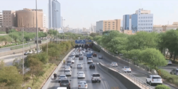 بالفيديو.. انتظام الحركة المرورية بطريق الملك فهد في الرياض بعد عودة الإداريين والمشرفين التربويين