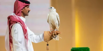 بيع 3 صقور في الليلة الثانية لمنصة المزاد الدولي لمزارع إنتاج الصقور 2024