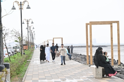 زخّات المطر ترسم البهجة بجازان