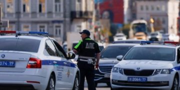 سجناء يحتجزون موظفين في سجن روسي