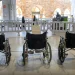 شؤون الحرمين توفر خدمات التنقل بالعربات اليدوية بالمسجد الحرام لكبار السن وذوي الإعاقة بالمجان