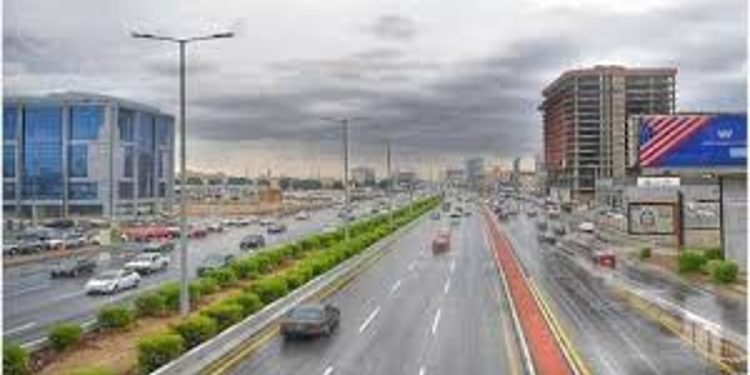 طقس الإثنين.. أمطار رعدية وسيول مصحوبة بزخات من البرد ورياح نشطة على عدة مناطق