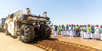 “هيئة الطرق” تبدأ تجربة معدة حديثة تعمل على إعادة جميع طبقات الطريق في الموقع مباشرة وتختصر أوقات الصيانة بنسبة 40%