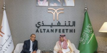 وزير الخارجية المصري يصل للمملكة
