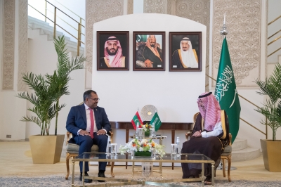 ولي العهد يتلقى رسالة خطية من رئيس المالديف