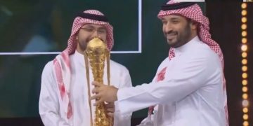 ولي العهد يتوج فريق «فالكونز» بلقب كأس العالم للرياضات الإلكترونية