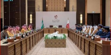 وزير الداخلية يبحث التعاون الأمني خلال جلسة مباحثات مع نظيره القطري
