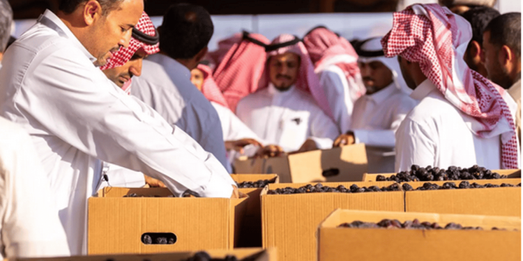 مزاد تمور العُلا يستقبل 110 أطنان في يومه الأول