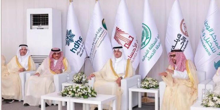 الأمير سعود بن طلال يدشّن انطلاقة موسم صرام تمور الأحساء