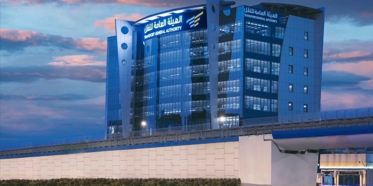 أكثر من 243 ألف عملية فحص لأنشطة النقل البري والبحري والسككي الشهر الماضي