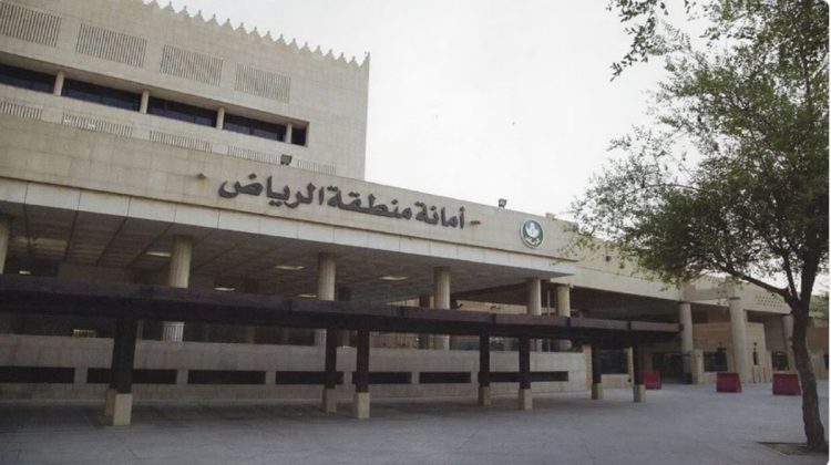 أمانة الرياض تفعّل استخدام أجهزة الاستشعار والأنظمة الذكية في شبكات تصريف السيول