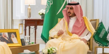 أمير الجوف يستقبل مدير القطاع الشرقي لهيئة المدن الصناعية ومناطق التقنية