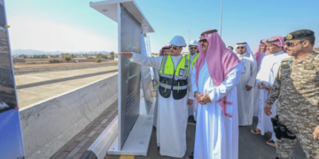 أمير حائل يدشّن عددًا من مشاريع البنية التحتية والتنموية في المنطقة