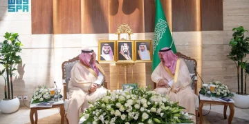 أمير نجران يستعرض مع وزير التعليم خطط وبرامج تطوير منظومة التعليم بالمنطقة