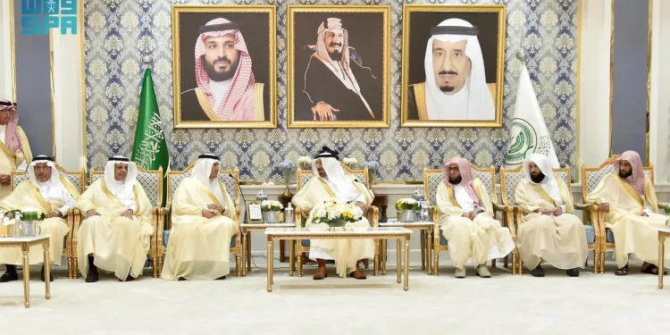 أمير نجران يستعرض مع وزير النقل سبل تعزيز منظومة النقل والخدمات اللوجستية بالمنطقة