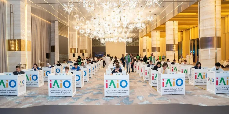 استمرار الاختبارات العلمية لأول أولمبياد دولي في العالم للذكاء الاصطناعي (IAIO) بالرياض