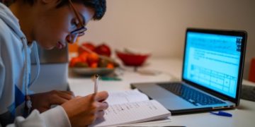 الأمطار تُعلِّق الدراسة في الغايل
