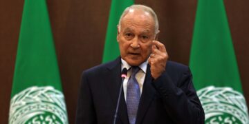 الأمين العام للجامعة العربية: التصعيد الإسرائيلي يدفع الأمور إلى حافة يتعين على العالم إدراك مخاطرها